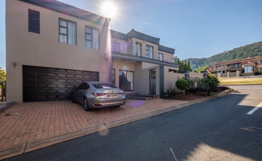 To Let 4 Bedroom Property for Rent in Kosmos Ridge North West